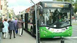 W każdym z pojazdów komunikacji miejskiej będzie można zapłacić kartą za przejazd