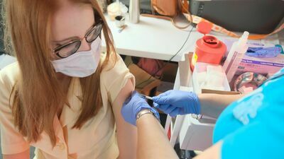 Do tej pory w Polsce zaszczepiło się około 700 tys. uczniów, czyli 30 proc.