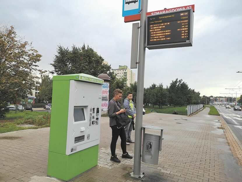 Z przystanków znikają już stare automaty biletowe. Nowe, które już są stawiane, mają działać dopiero po 30 września