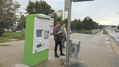 Z przystanków znikają już stare automaty biletowe. Nowe, które już są stawiane, mają działać dopiero po 30 września