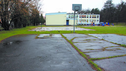 Puławy liczą na wsparcie miejskich inwestycji. Do pierwszego naboru wniosków w ramach Polskiego Ładu urzędnicy złożyli m.in. projekt budowy nowych boisk i sali gimnastycznej przy SP nr 3