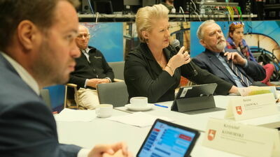 – Jestem przekonana, że nie byliście świadomi tego, jak daleko idące skutki wywoła opracowane tylko przez was i niekonsultowane z nikim stanowisko z 2019 roku – mówiła zwracając się do radnych PiS Bożena Lisowska 