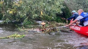 Rower, opiekacz, opony samochodowe. Wyciągnęli z rzek 210 ton śmieci