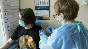 Ilu uczniów już się zaszczepiło? Ministerstwo ujawnia liczby