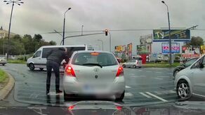 Lublin. Wypadł jej przez okno niedopałek papierosa. Podniósł i oddał