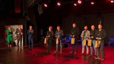 Autorzy zwycięskich projektów dostali statuetki od prezydenta 