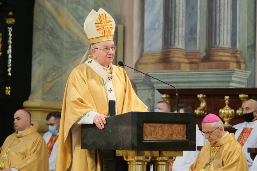 Członkowie synodu mają doradzać arcybiskupowi Stanisławowi Budzikowi (na zdjęciu) w najważniejszych dla archidiecezji sprawach