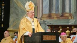 Członkowie synodu mają doradzać arcybiskupowi Stanisławowi Budzikowi (na zdjęciu) w najważniejszych dla archidiecezji sprawach