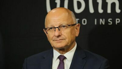 Prezydent Żuk odpowiedział krytykom cytatem z niedawnej wypowiedzi prymasa abp. Wojciecha Polaka: „Zachowując prawo i obowiązek obrony państwowych granic, jesteśmy w stanie nieść pomoc ludziom, którzy znajdują się w dramatycznej sytuacji. Nawet jeśli ludzie są wykorzystywani do politycznych manipulacji, dla nas są przede wszystkim bliźnimi”