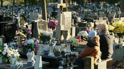 Na cmentarz w maseczce ochronnej. Apel ministra zdrowia