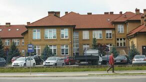 Tzw. Kiss&Ride to  wyznaczone miejsce, służące do krótkiego postoju, ok. 1-2 minut,