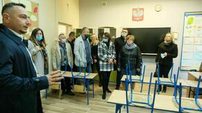 W szkole koło Lublina dzieci nie wychodzą z klas na przerwy. Dlaczego?