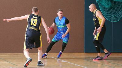 Łukasz Jagoda (z piłką) to jeden z liderów Migels Brothers

