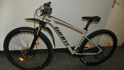 Rower czeka na właściciela w komendzie policji w Parczewie