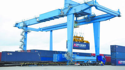 Teraz w Małaszewiczach jest już port przeładunkowy, który obsługuje towar przyjeżdżający koleją ze wschodu, w tym z Chin, i jadący na zachód.