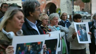 Niezadowoleni z "kryzysu humanitarnego" na granicy polsko-białoruskiej. Protest przed siedzibą PiS w Lublinie [zdjęcia]