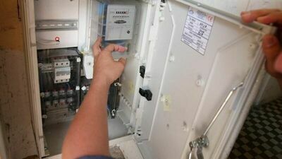 Rząd chce dołożyć do rachunków za prąd. Komu i ile?