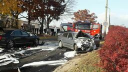 Wypadek w Puławach. Ranne dwie osoby, droga zablokowana [zdjęcia]
