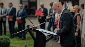 Piotr Zając, zastępca prezydenta Zamościa podczas uroczystości 440-lecia miasta. Czerwiec 2020 