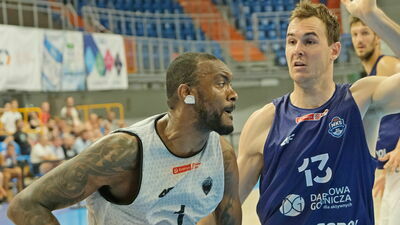 Jimmie Taylor (z piłką) nie może być zadowolony z początku sezonu

