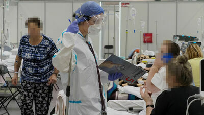 W poniedziałek w szpitalu tymczasowym w Targach Lublin było jeszcze 27 wolnych miejsc. Ale ciężko chorzy i tak musieli być w weekend wożeni do Tomaszowa Lubelskiego, bo tu odpowiedniej pomocy by nie dostali