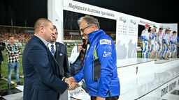 Jacek Ziółkowski (w niebieskiej bluzie)