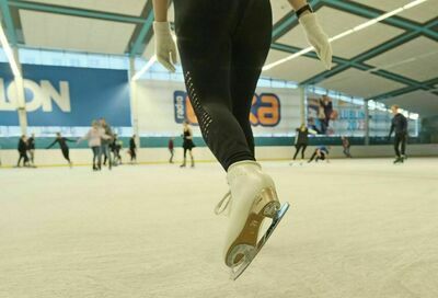 Lodowisko Icemania już czynne. Są też chętni do jazdy na łyżwach [ZDJĘCIA]