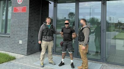 Po napaści na dziewczynę w Bramie Krakowskiej policjanci wnioskowali o areszt dla Mariusza Cz. Prokuratura uznała jednak, że nie ma takiej potrzeby