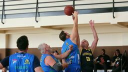 Dariusz Josik (w czarnym stroju) to jeden z liderów The Reds Iglo-Klima

