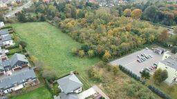 Spółka Med-Europe Trading chce zabudować hektarową działkę pomiędzy Stacją Chemiczno-Rolniczą a rzędem domów jednorodzinnych