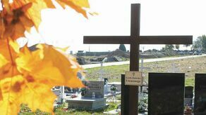 Grób Dziecka Utraconego na cmenta rzu na Majdanku (dokładna lokaliza cja: S8 Z18 rząd 2, numer 3 i 4)