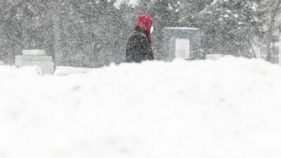  Prowadzone od wielu lat obserwacje wskazują, że mamy do czynienia z postępującym ociepleniem klimatu. Wygląda na to, że długie, mroźne zimy z towarzyszącymi im obfitymi opadami śniegu mogą przejść do historii, a ich miejsce zastępować będą łagodne okresy ochłodzenia z deszczem lub deszczem ze śniegiem - podsumowuje specjalista IMGW.