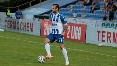 Adrian Paluchowski w meczu z Olimpią Elbląg doznał urazu kolana i czeka go kilka tygodni przerwy. W sobotę opuści mecz Wisły w Chorzowie (godz. 17.15) z niepokonanym do tej pory Ruchem. Transmisja w TVP Sport