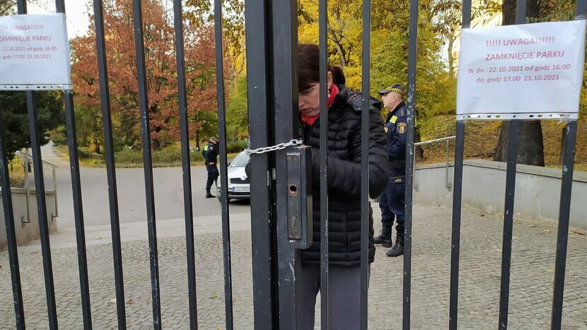 Zamknięcia parku oczekiwała policja