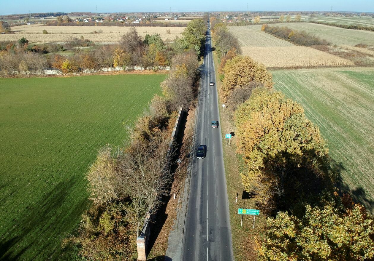 Najwięcej pieniędzy trafi na przebudowę drogi wojewódzkiej 820 między Łęczną a Ludwinem. Trasa zostanie wzmocniona, odnowiona oraz wyposażona w chodniki i drogi rowerowe