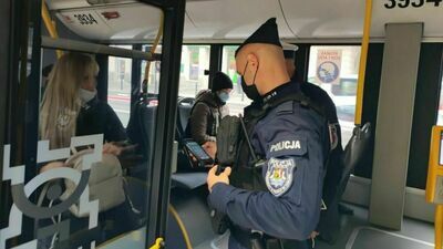 Policyjna kontrola w komunikacji miejskiej 
