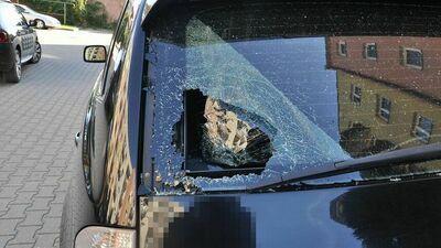 Właścicielka BMW nic mu nie zrobiła, ale to w jej aucie wybił szybę