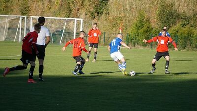 Unia Białopole strzeliła trzy gole w ciągu pięciu minut – co dało jej remis w meczu ze Zniczem Siennica Różana
