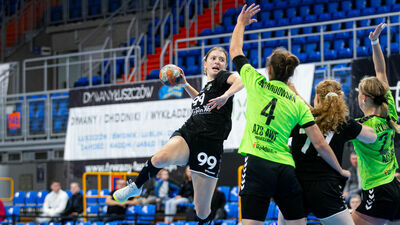 Diana Vlasiuk (z piłką) zdobyła w sobotę dwie bramki