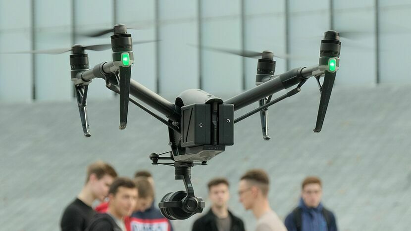 Liczba profesjonalnych pilotów dronów z uprawnieniami już dawno przekroczyła 25 tysięcy osób