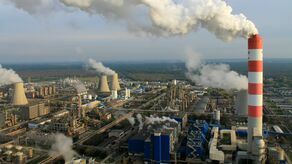 Rozbudowywana elektrociepłownia służy Zakładom Azotowym, a jednocześnie ogrzewa całe miasto. Jej nowy blok energetyczny będzie produkował 100 MW energii elektrycznej i 300 MW ciepła