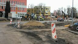 Najwięcej utrudnień jest obecnie w centrum miasta, na ul. 15 Pułku Piechoty. Na miejscu pracuje ciężki sprzęt