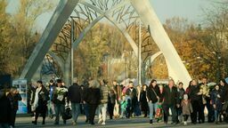 Dzień Wszystkich Świętych: Tłumy na cmentarzu na Majdanku i Lipowej [zdjęcia]
