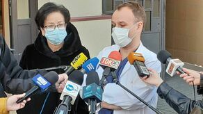 – Jak pokazują najnowsze badania z Wielkiej Brytanii, kobiety w ciąży chorują pięciokrotnie częściej na COVID-19 w porównaniu nieciężarnymi. Kobiety szczepcie się, bo inaczej umrzecie – alarmuje prof. Anna Kwaśniewska (po lewej), szefowa Kliniki Położnictwa i Patologii Ciąży SPSK1 w Lublinie