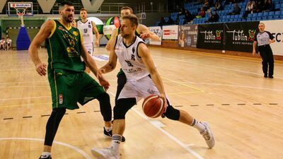 Mikołaj Stopierzyński (z piłką) zdobył w niedzielę aż 31 pkt

