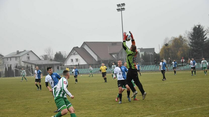 Lider z Kąkolewnicy zakończył pierwszą rundę zwycięstwem 2:0 nad Młodzieżówką Radzyń Podlaski<br />
<br />
