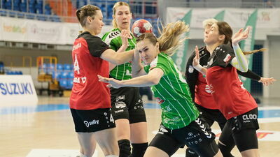 Kinga Achruk (z piłką) zagrała wczoraj bardzo dobre zawody