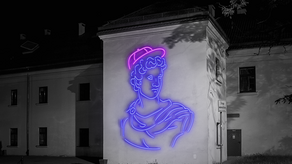 W konkursie na projekt neonu, przewidzianego na elewację lubelskiego Centrum Kultury, wygrała praca Joanny Dudoń
