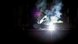 Spawanie się opłaca. Ile zarobi specjalista, pracując za granicą?