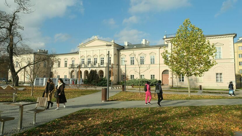 7 listopada 1918 r. Pałac Lubomirskich stał się siedzibą gabinetu Ignacego Daszyńskiego.